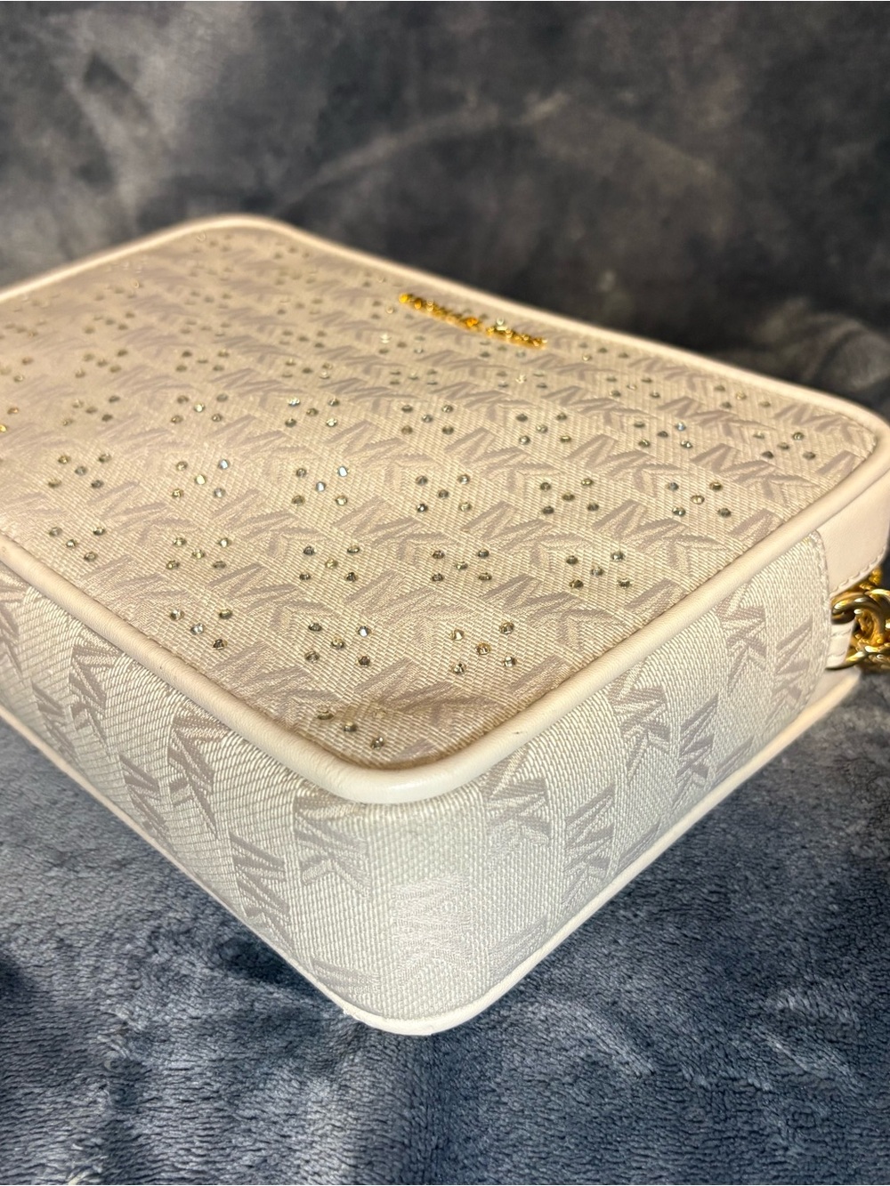 Michael Kors The Jet Set Cream Crossbody - Picture 6 of 10